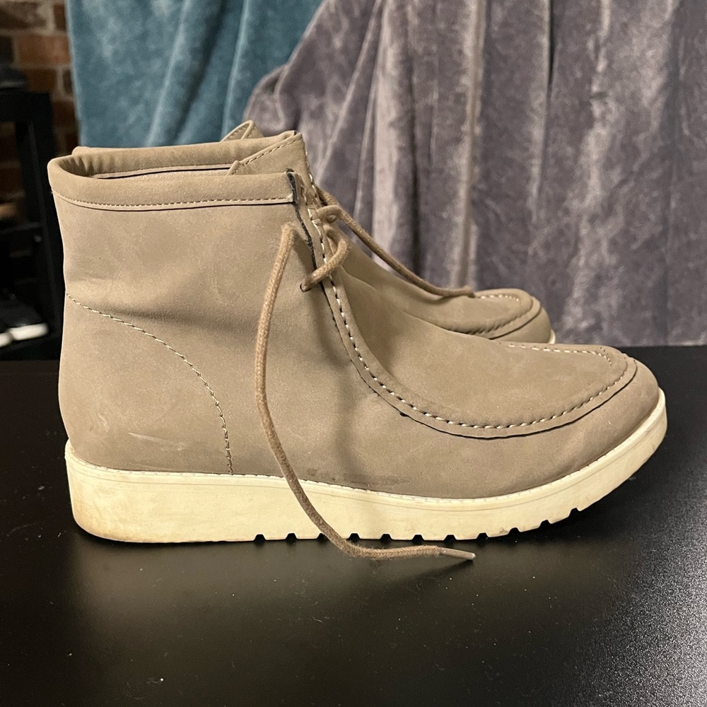 Ana canvas style shoes